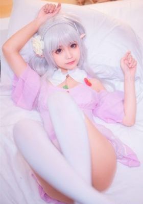 脱了她裙子摸进她的内裤亲吻动漫_超清在线观看电视